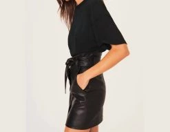 Ba&Sh Amor Cotton T Shirt In Black for women -BaSh store 876e69efe461422db07b2ce07a3f3978 1080x